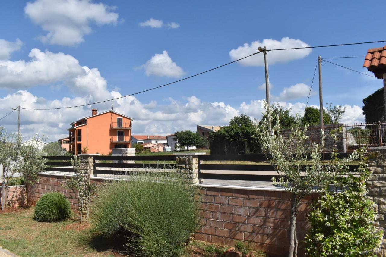 Apartment Lavanda 2 Πόρετς Εξωτερικό φωτογραφία