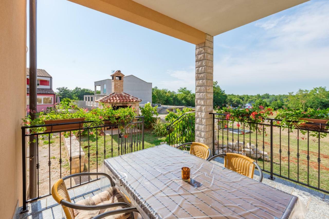 Apartment Lavanda 2 Πόρετς Εξωτερικό φωτογραφία