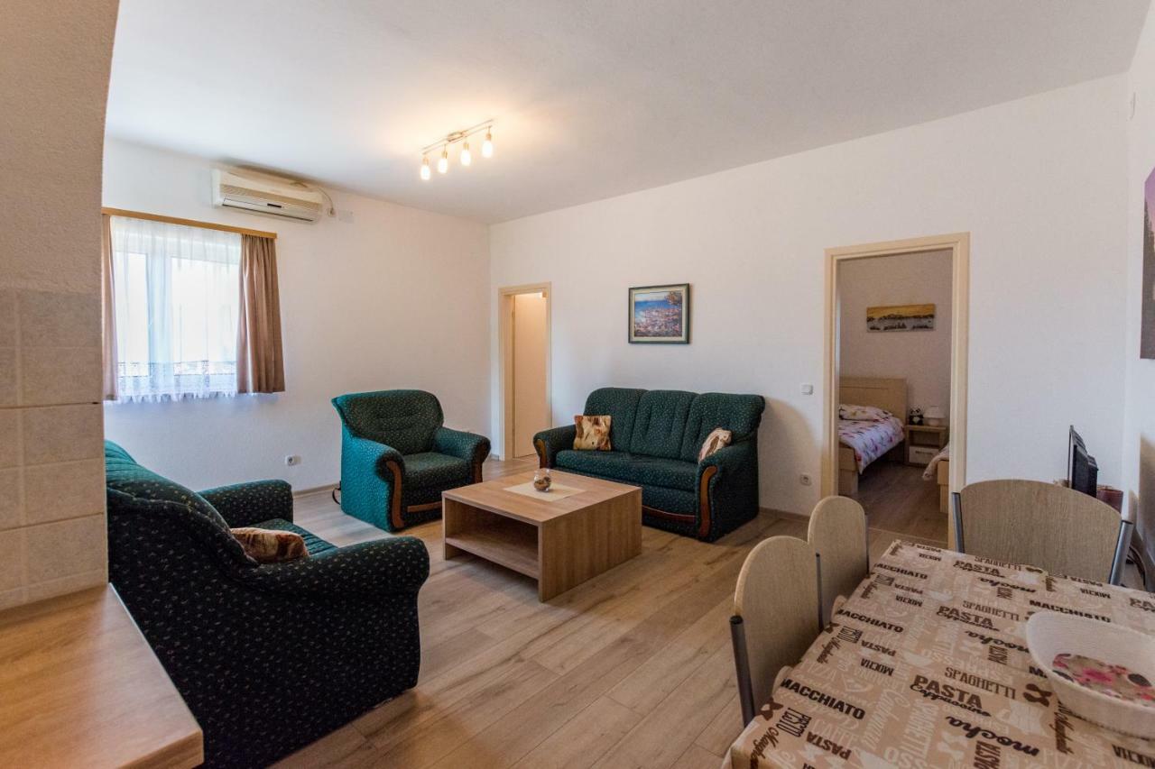 Apartment Lavanda 2 Πόρετς Εξωτερικό φωτογραφία